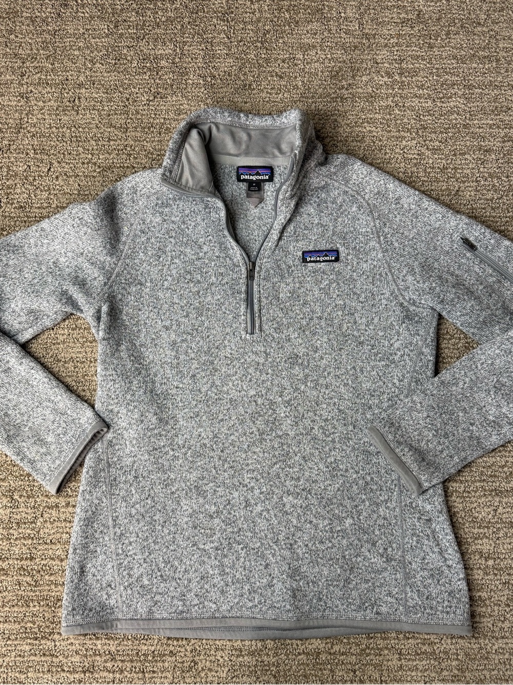 Patagonia Women’s Light Heather Gray 1/4 Zip Pullover